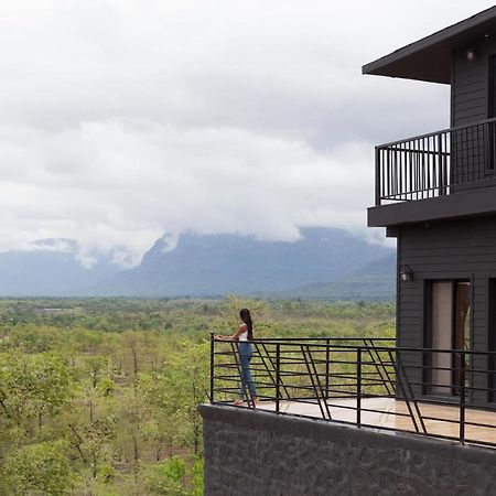 Stayvista'S Panoramic Peaks - Mountain-View Villa With Pool, Tent & Turf Saralgaon Екстер'єр фото