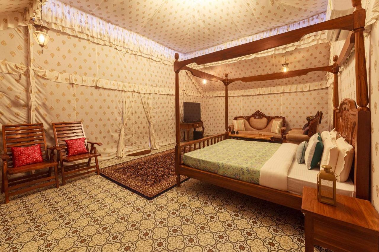 Stayvista'S Panoramic Peaks - Mountain-View Villa With Pool, Tent & Turf Saralgaon Екстер'єр фото