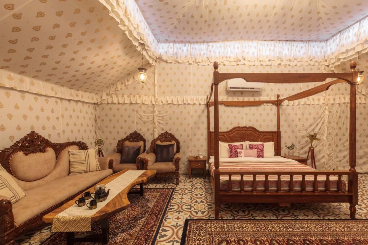 Stayvista'S Panoramic Peaks - Mountain-View Villa With Pool, Tent & Turf Saralgaon Екстер'єр фото