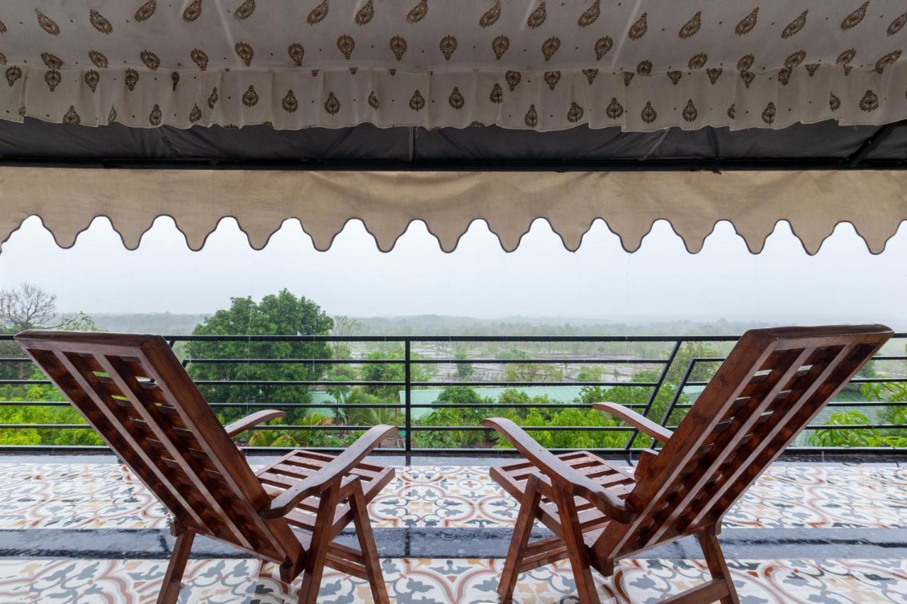 Stayvista'S Panoramic Peaks - Mountain-View Villa With Pool, Tent & Turf Saralgaon Екстер'єр фото