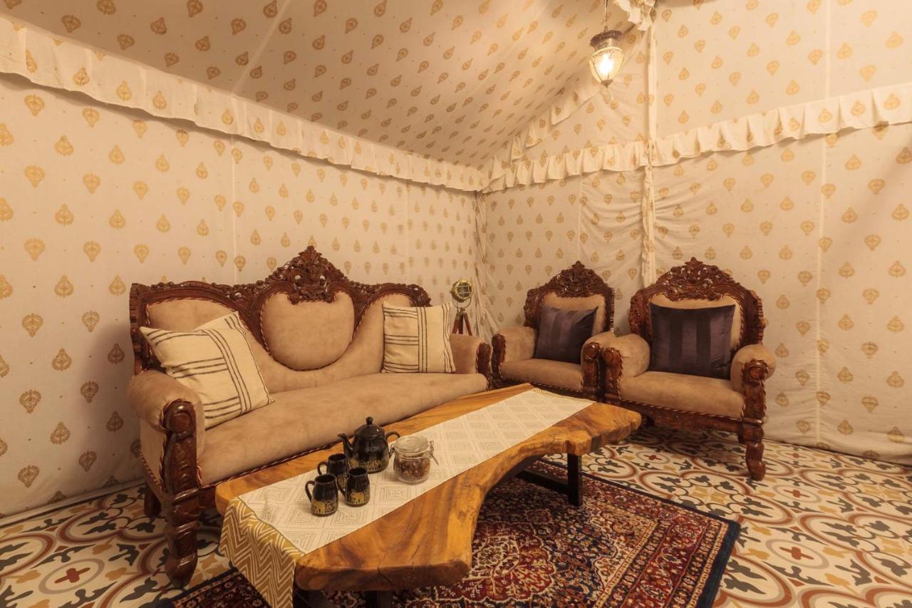 Stayvista'S Panoramic Peaks - Mountain-View Villa With Pool, Tent & Turf Saralgaon Екстер'єр фото