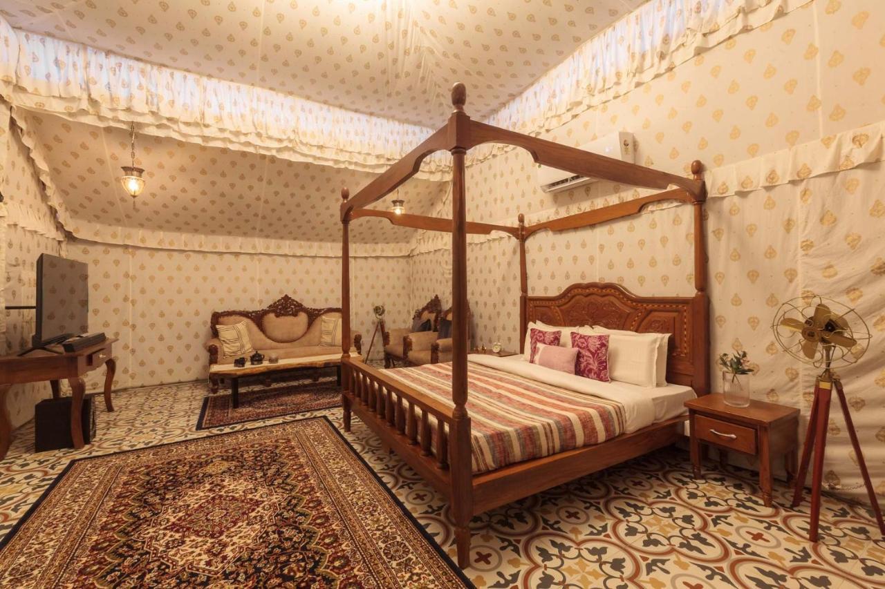 Stayvista'S Panoramic Peaks - Mountain-View Villa With Pool, Tent & Turf Saralgaon Екстер'єр фото