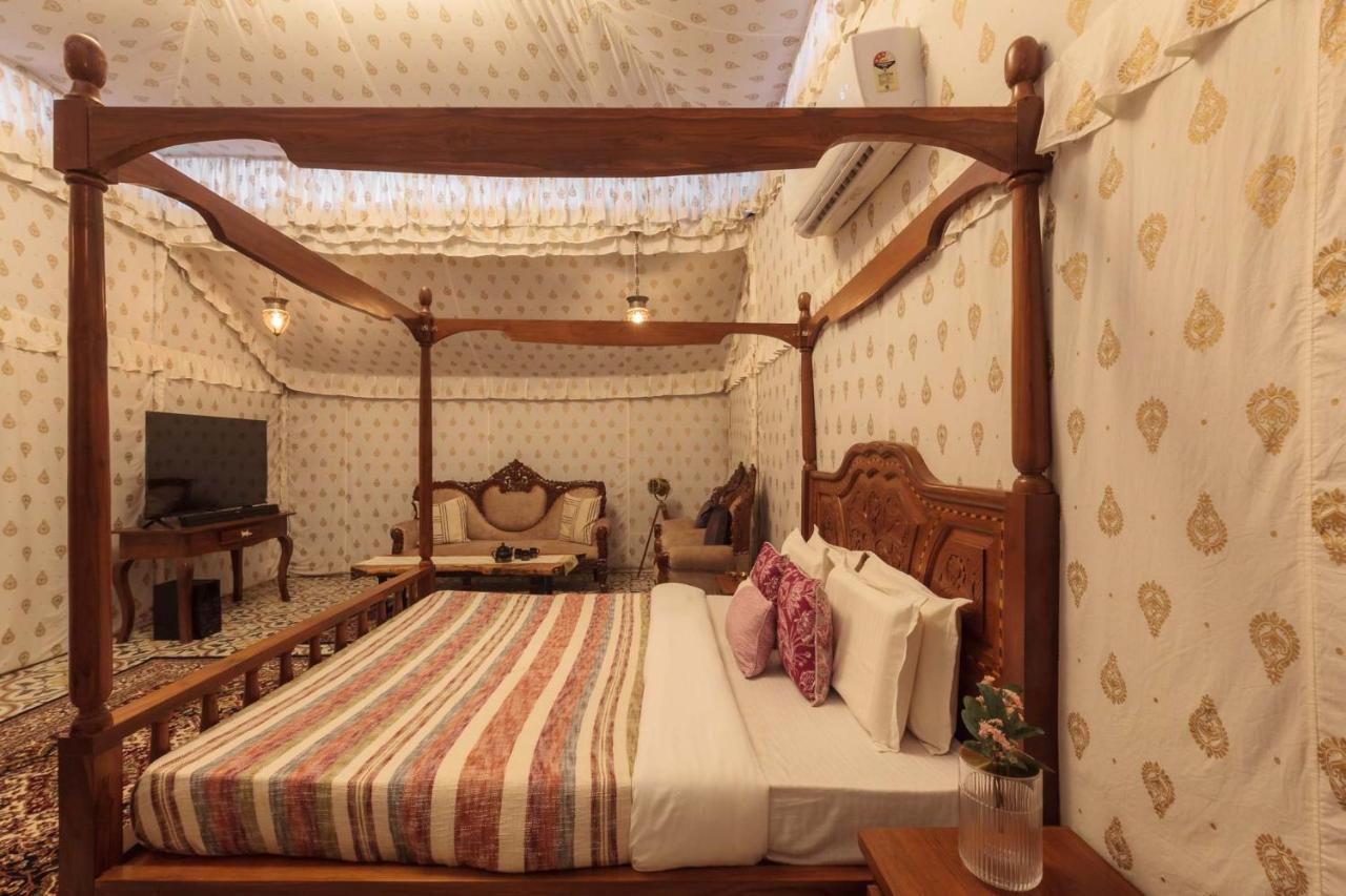Stayvista'S Panoramic Peaks - Mountain-View Villa With Pool, Tent & Turf Saralgaon Екстер'єр фото