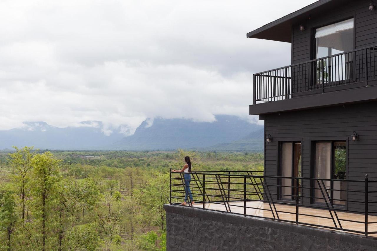 Stayvista'S Panoramic Peaks - Mountain-View Villa With Pool, Tent & Turf Saralgaon Екстер'єр фото
