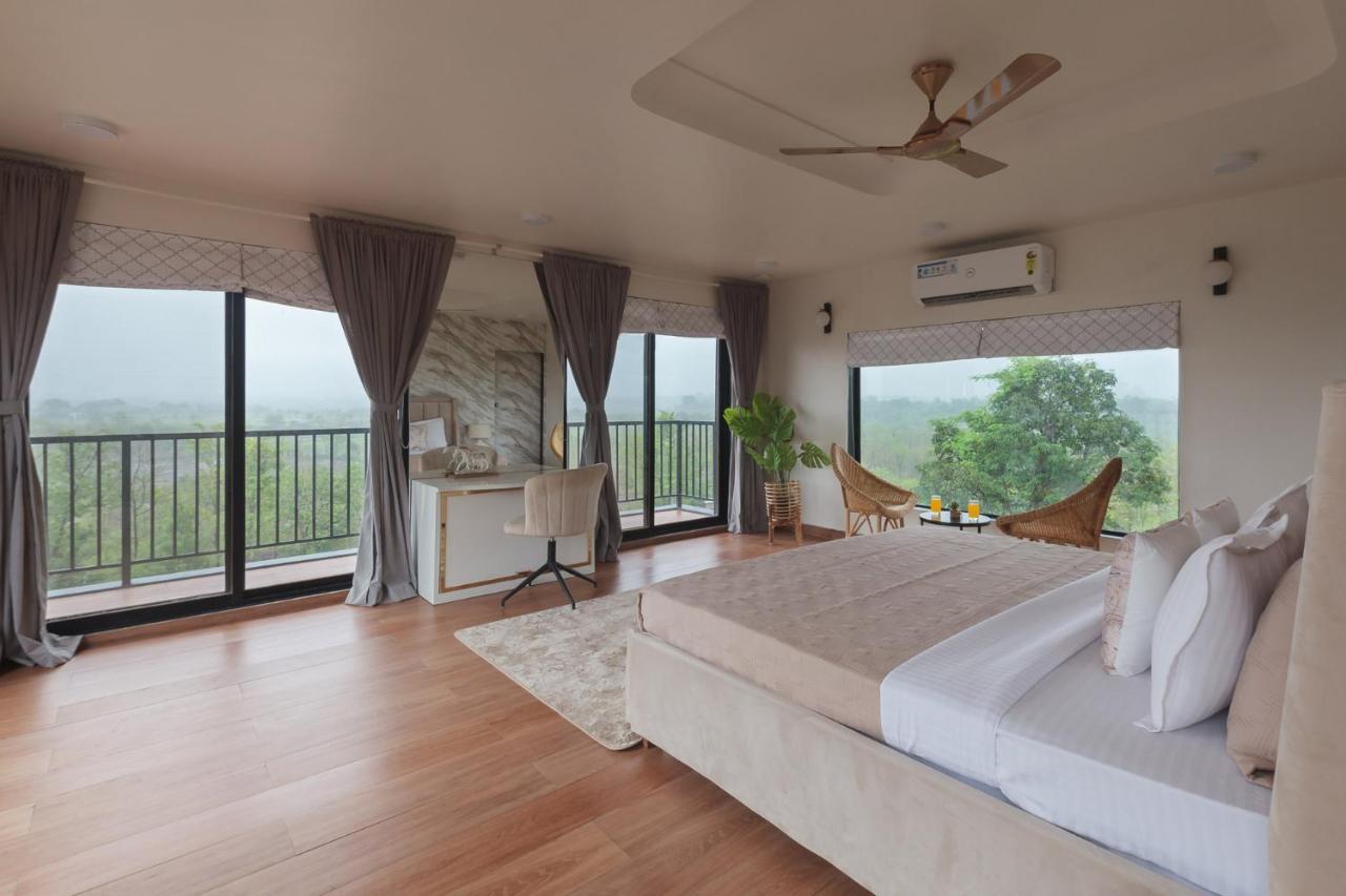 Stayvista'S Panoramic Peaks - Mountain-View Villa With Pool, Tent & Turf Saralgaon Екстер'єр фото