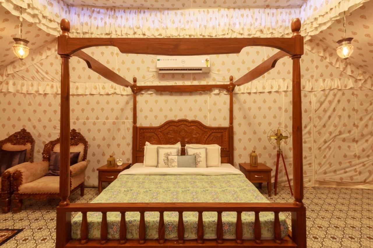 Stayvista'S Panoramic Peaks - Mountain-View Villa With Pool, Tent & Turf Saralgaon Екстер'єр фото