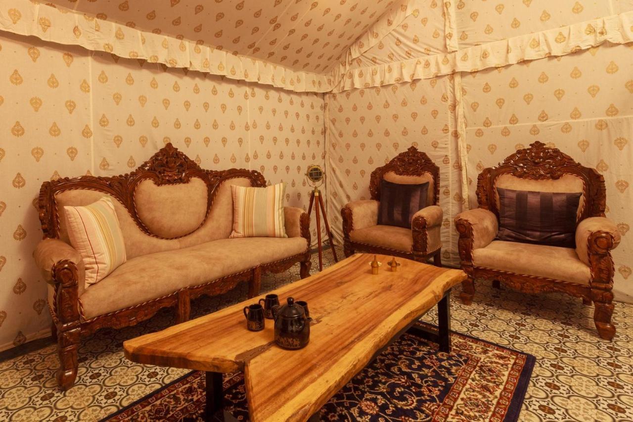 Stayvista'S Panoramic Peaks - Mountain-View Villa With Pool, Tent & Turf Saralgaon Екстер'єр фото