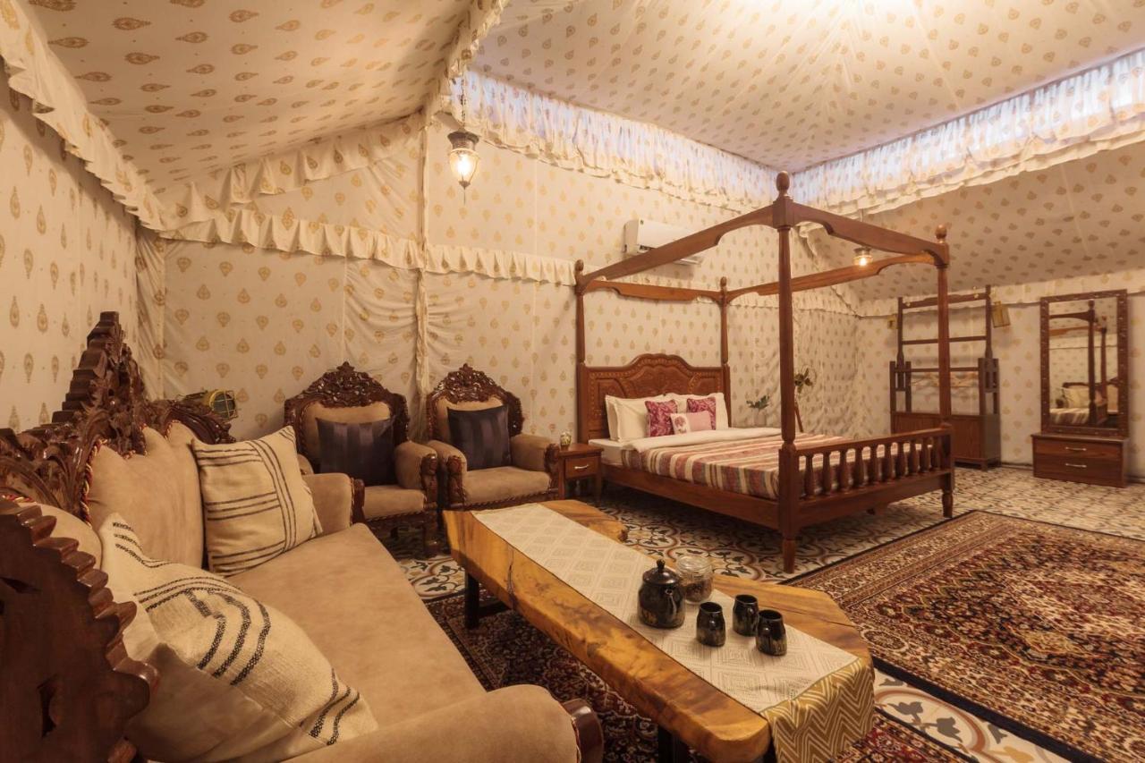 Stayvista'S Panoramic Peaks - Mountain-View Villa With Pool, Tent & Turf Saralgaon Екстер'єр фото