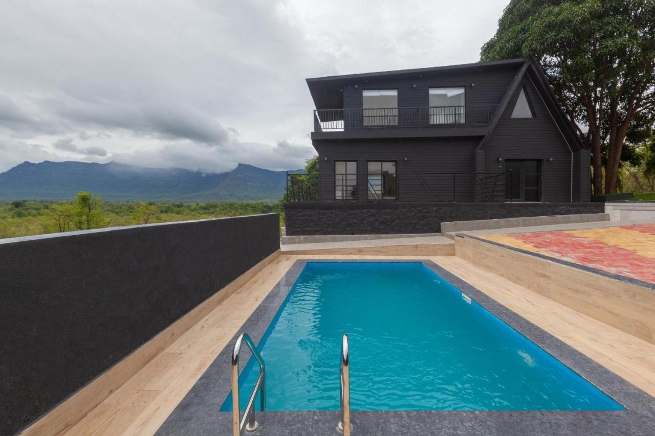 Stayvista'S Panoramic Peaks - Mountain-View Villa With Pool, Tent & Turf Saralgaon Екстер'єр фото