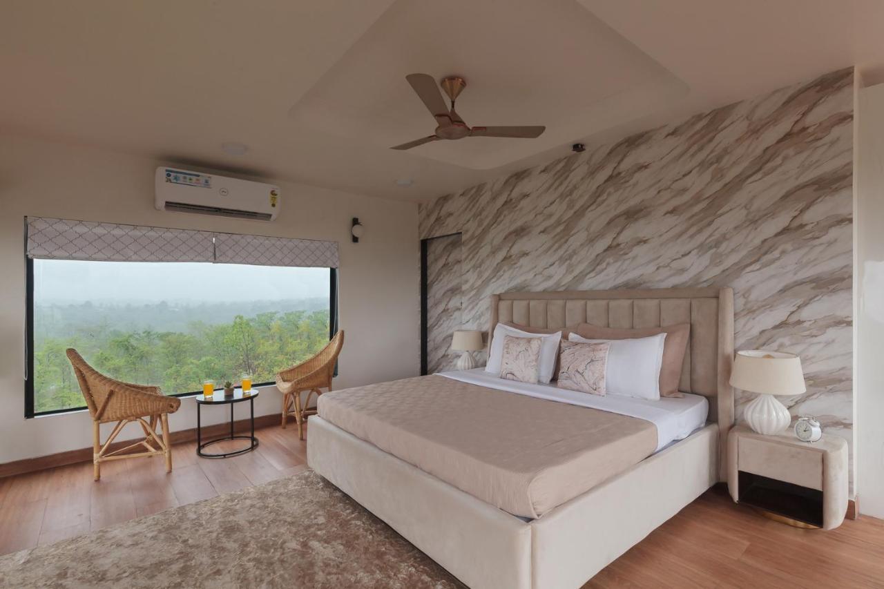 Stayvista'S Panoramic Peaks - Mountain-View Villa With Pool, Tent & Turf Saralgaon Екстер'єр фото