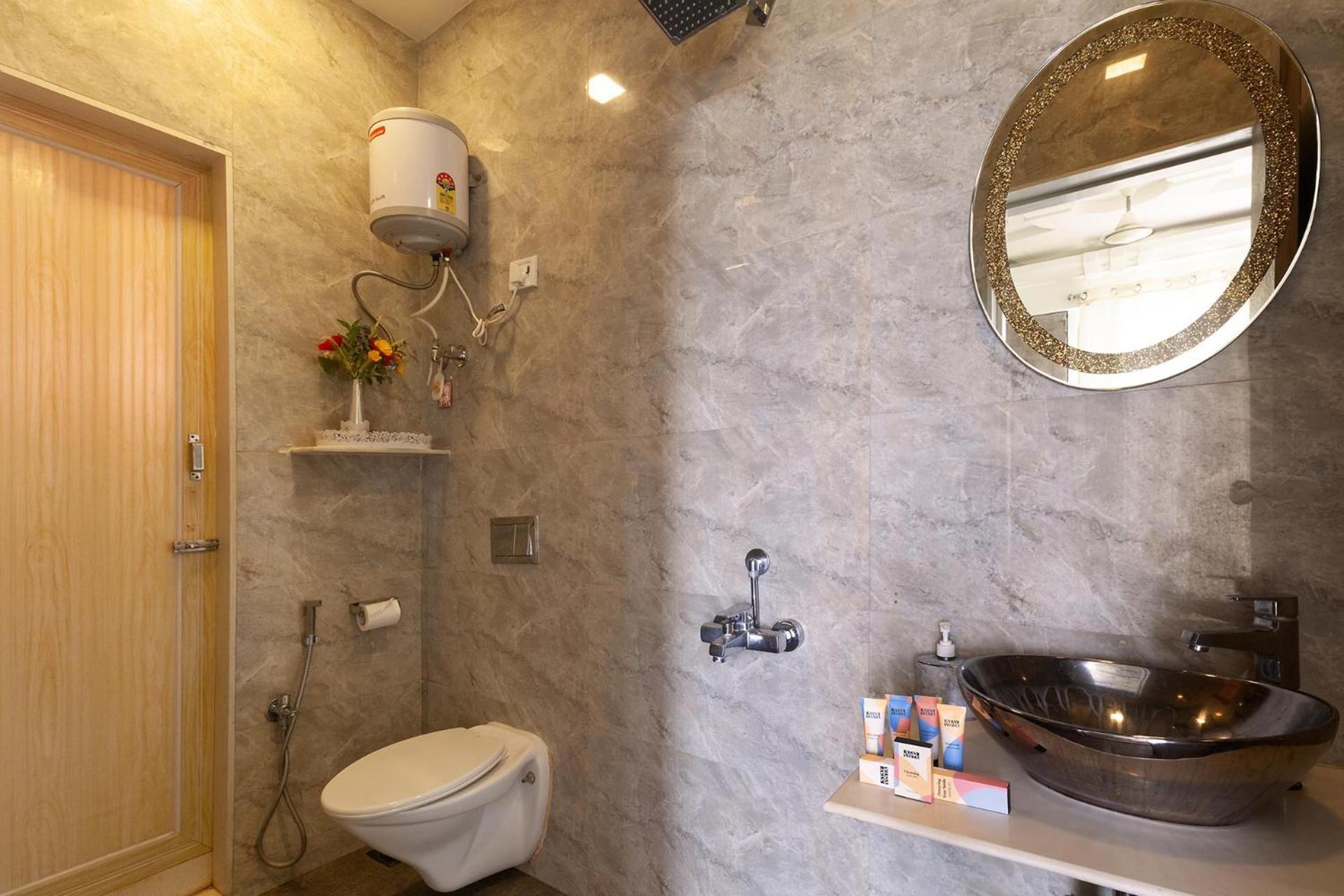 Stayvista'S Panoramic Peaks - Mountain-View Villa With Pool, Tent & Turf Saralgaon Екстер'єр фото